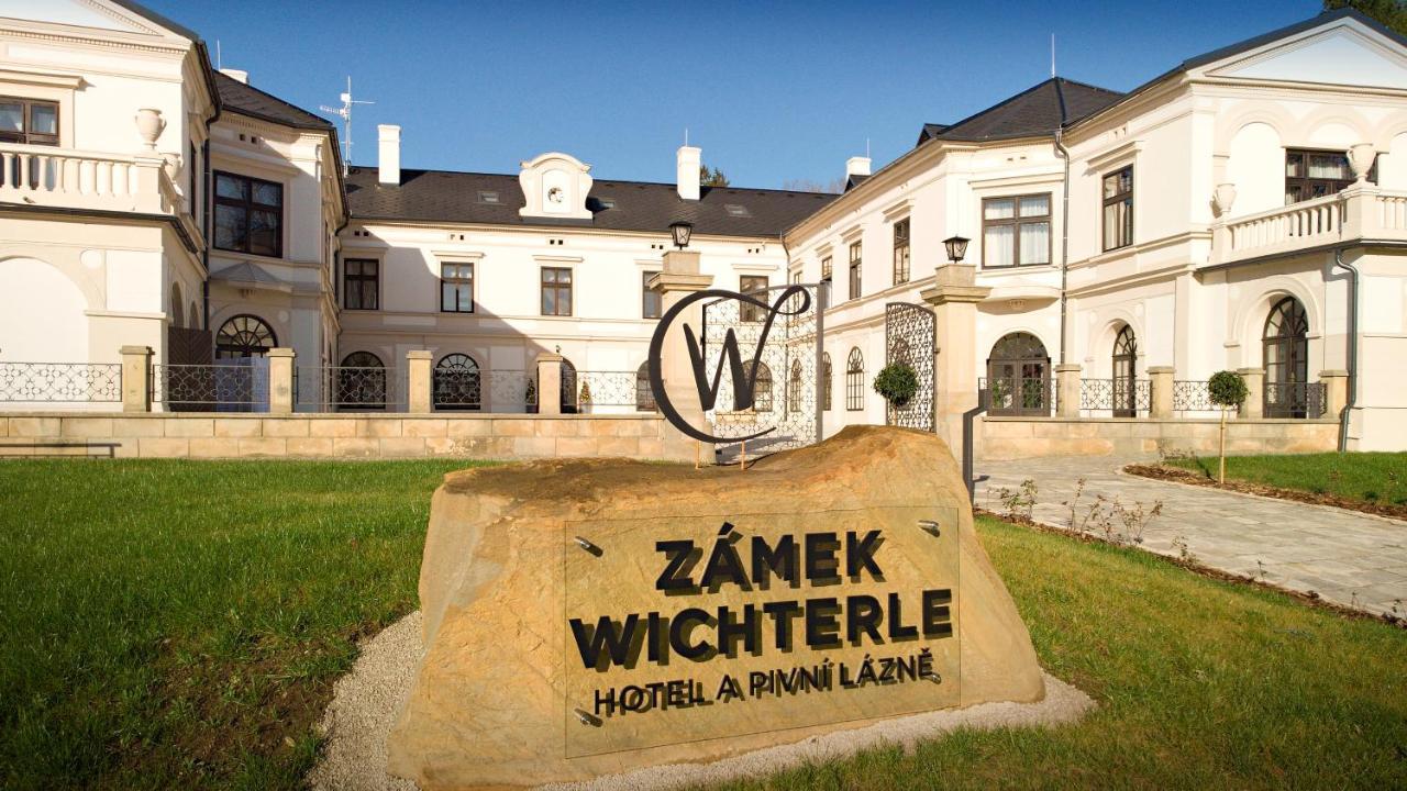 Zamek Wichterle - Hotel A Pivni Lazne Slavicin Экстерьер фото