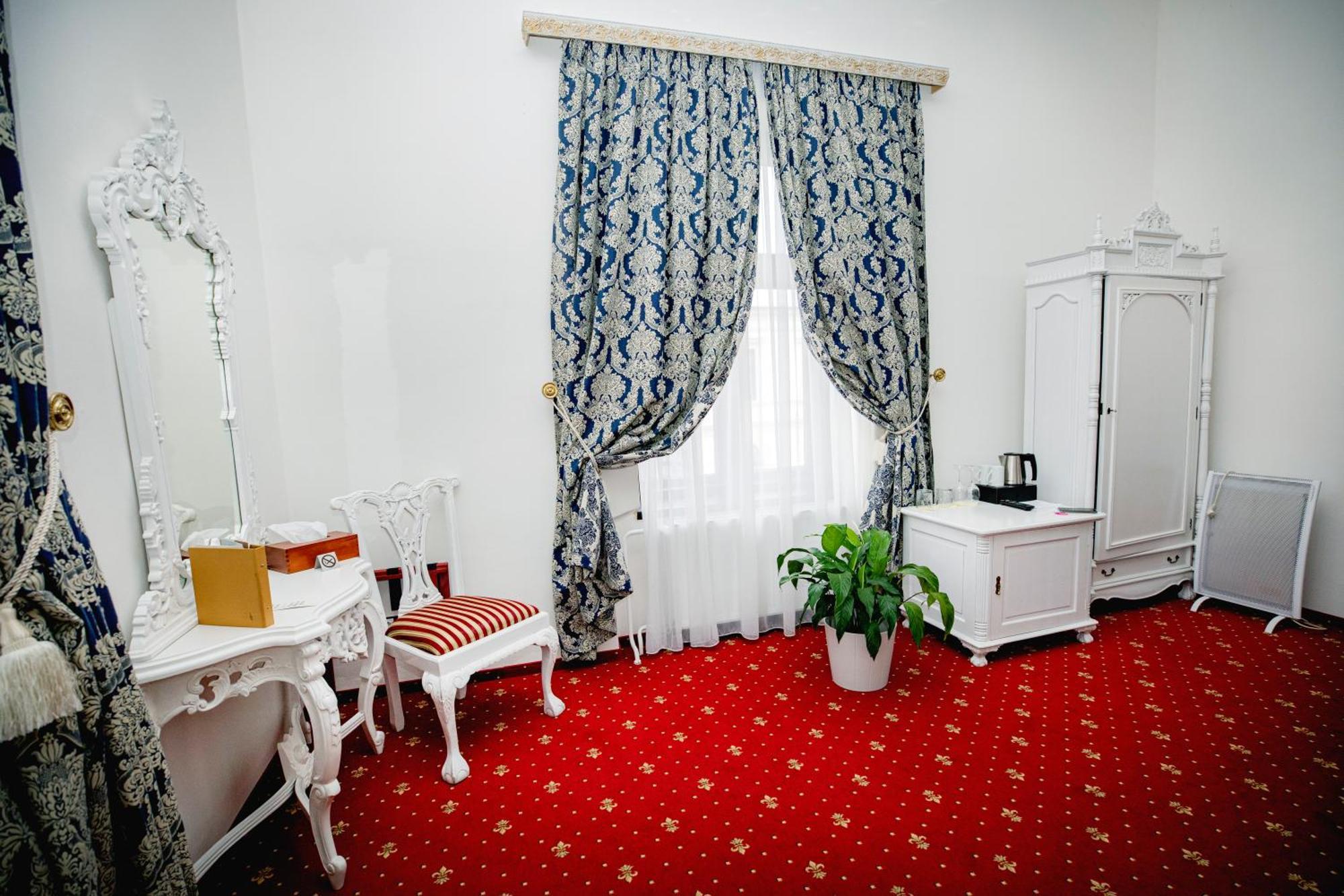 Zamek Wichterle - Hotel A Pivni Lazne Slavicin Экстерьер фото